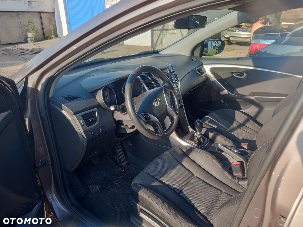 Hyundai i30 1.4 Classic + - 5