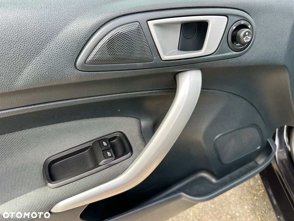 Ford Fiesta - 13