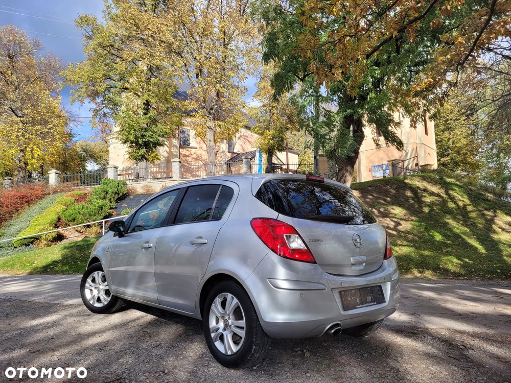 Opel Corsa 1.4 16V Innovation - 19