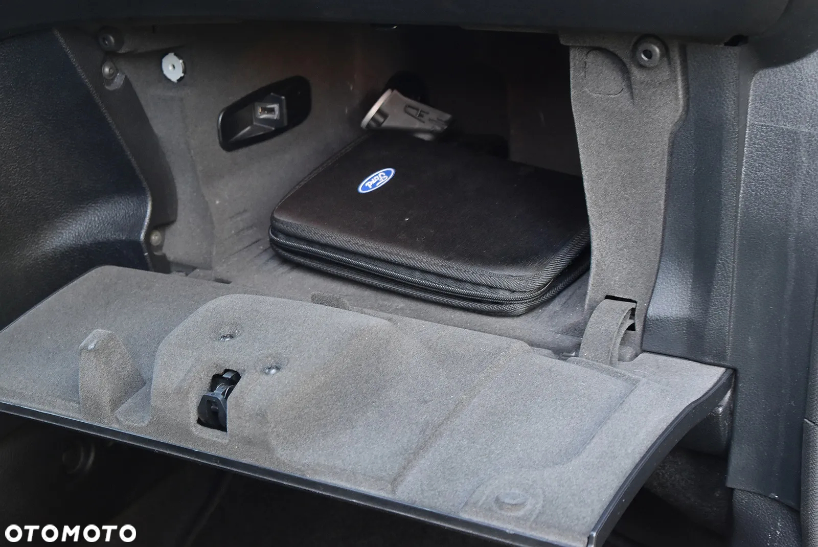 Ford Galaxy - 10