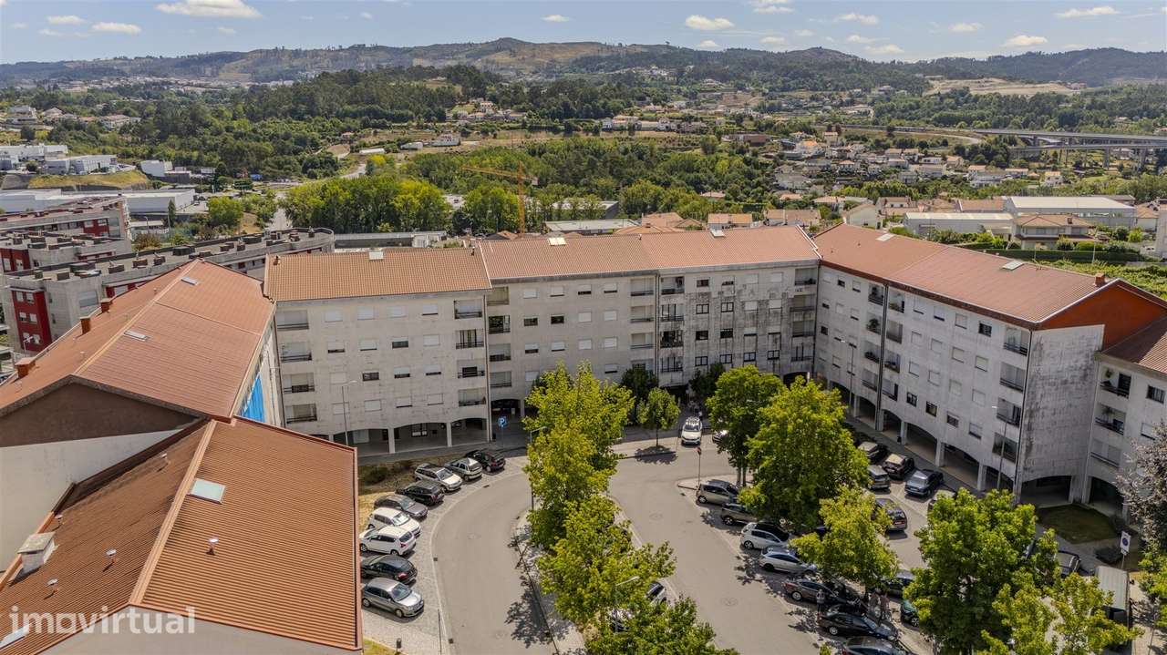 Excelente Apartamento T3 (Original T4) remodelado e com arrumo no Cora - Grande imagem: 2/33