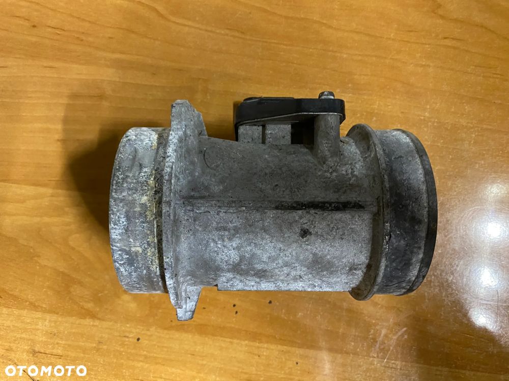 PRZEPŁYWOMIERZ 059906461D AFH70-25C PASSAT B5 A6 C5