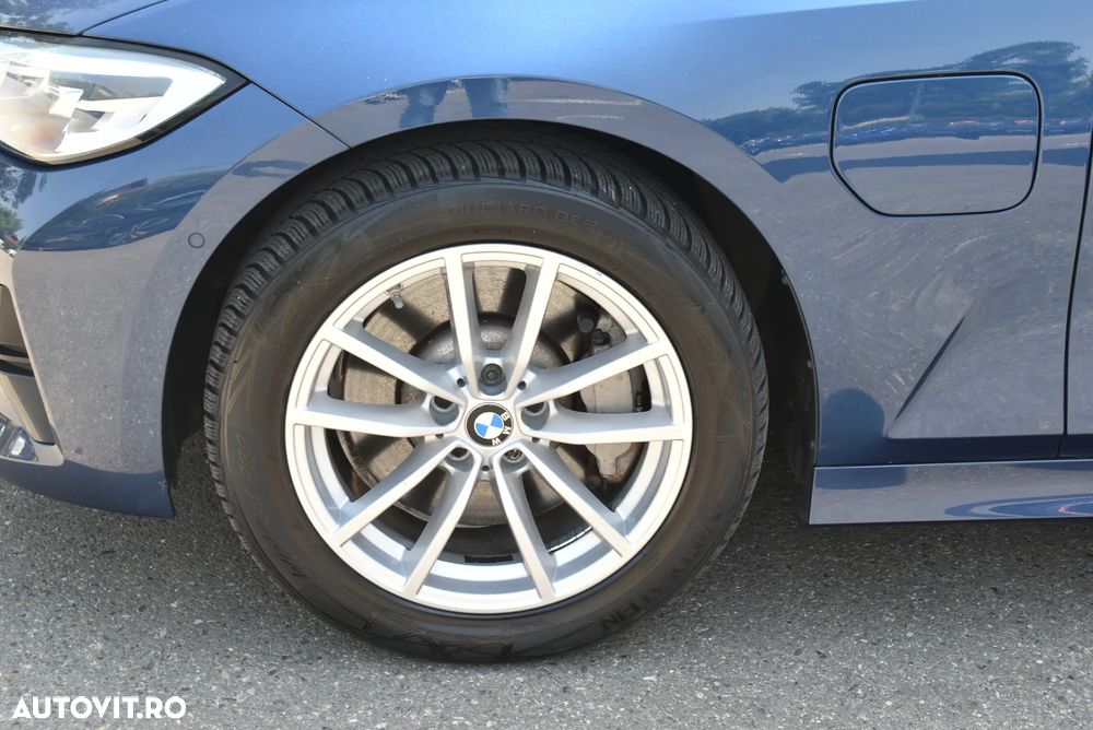 BMW Seria 3 330e Aut. - 13