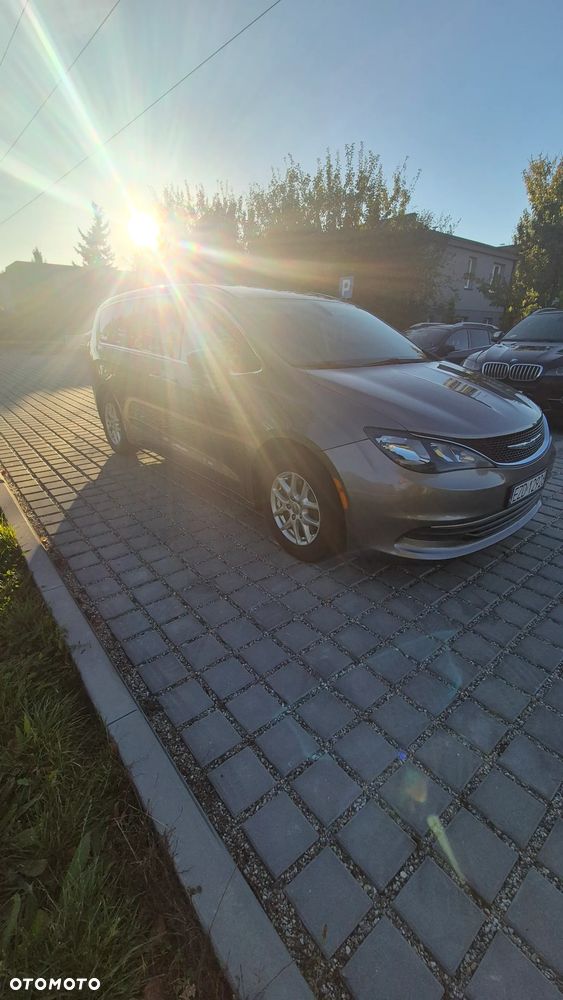 Chrysler Pacifica - 13