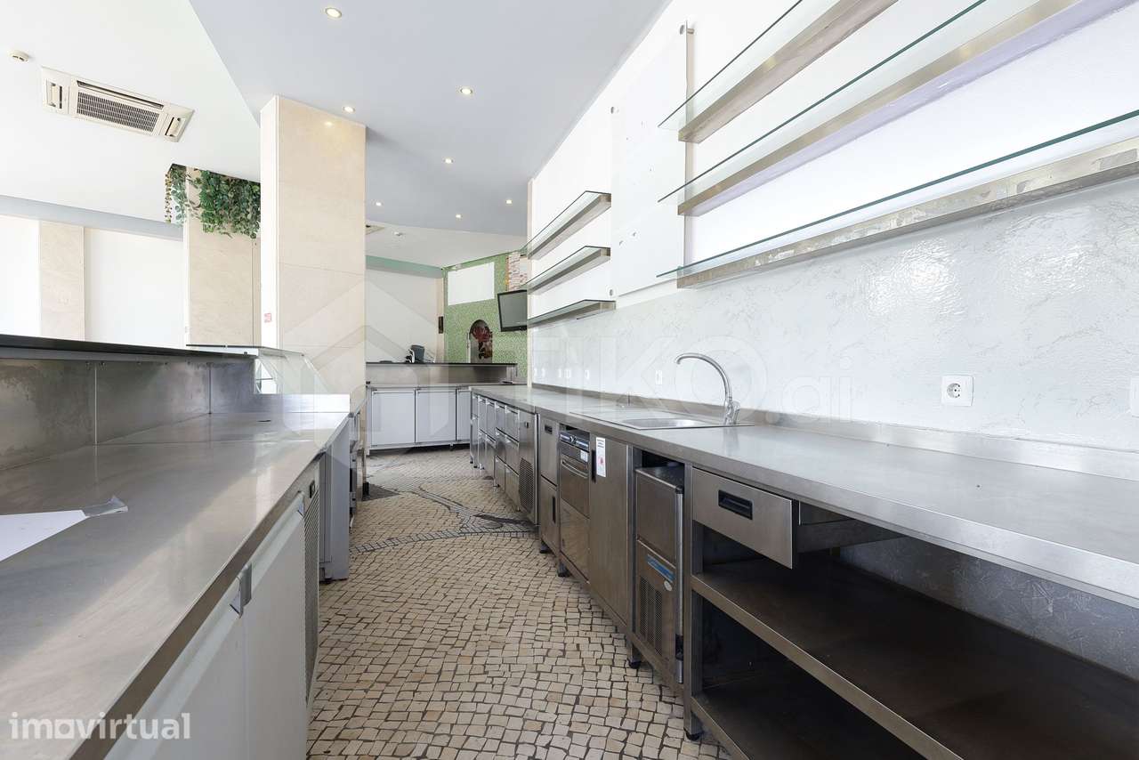 VENDE-SE IMÓVEL COMERCIAL TOTALMENTE EQUIPADO – BAIXA DA BANHEIRA - Grande imagem: 2/27