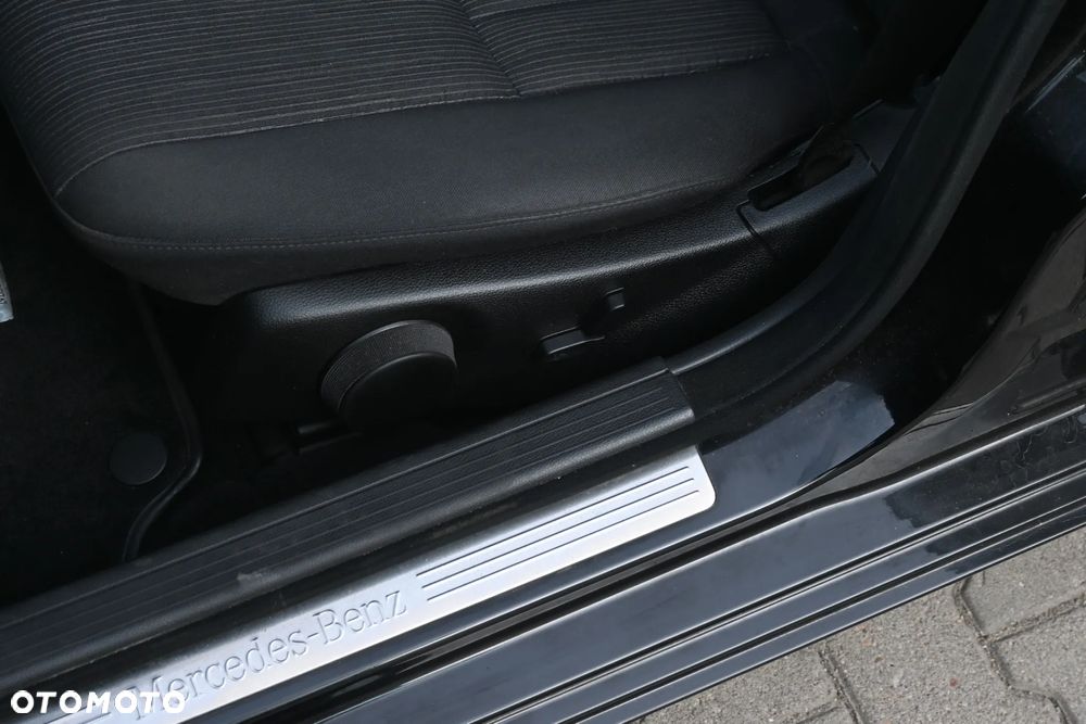 Mercedes-Benz Klasa C 350 CDI DPF 7G-TRONIC BlueEFFICIENCY Avantgarde - 30