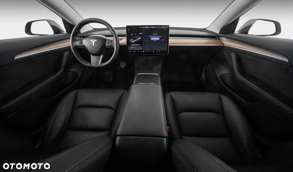 Tesla Model 3 - 8