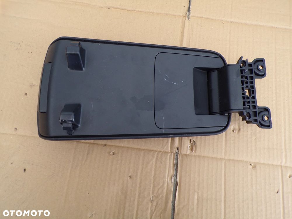 PODŁOKIETNIK VOLVO XC40 II - 2