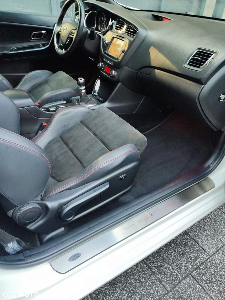 Kia ProCeed 1.6 T-GDI GT-Track - 32
