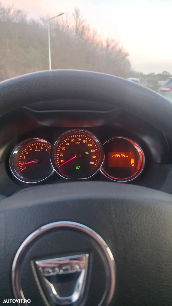 Dacia Duster 1.2 TCe 4x2 Laureate - 4