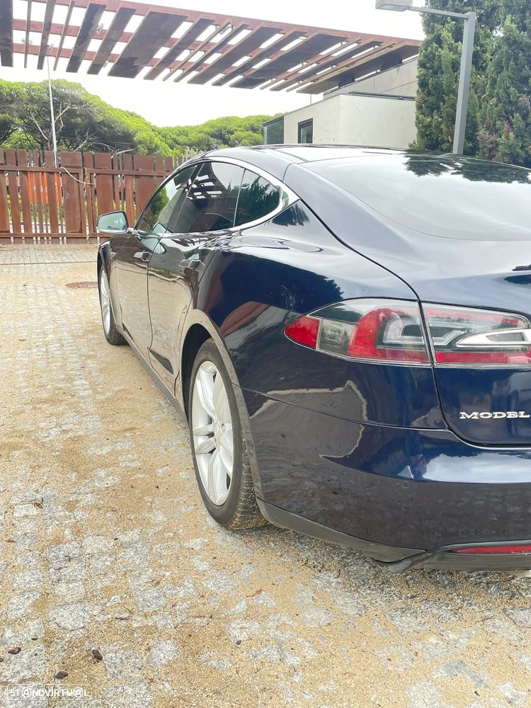 Tesla Model S Standard - 10