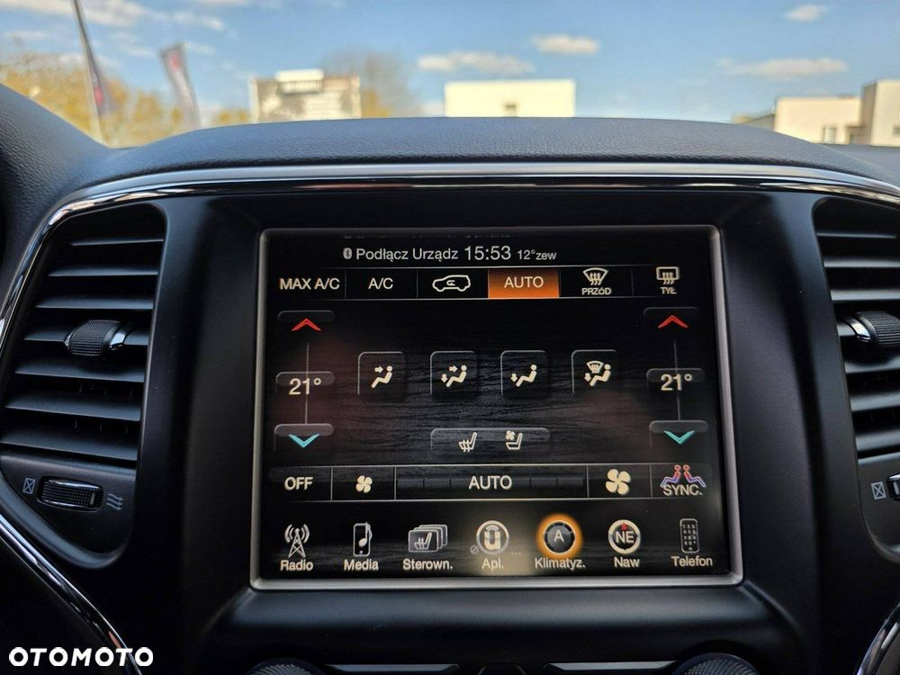 Jeep Grand Cherokee - 31