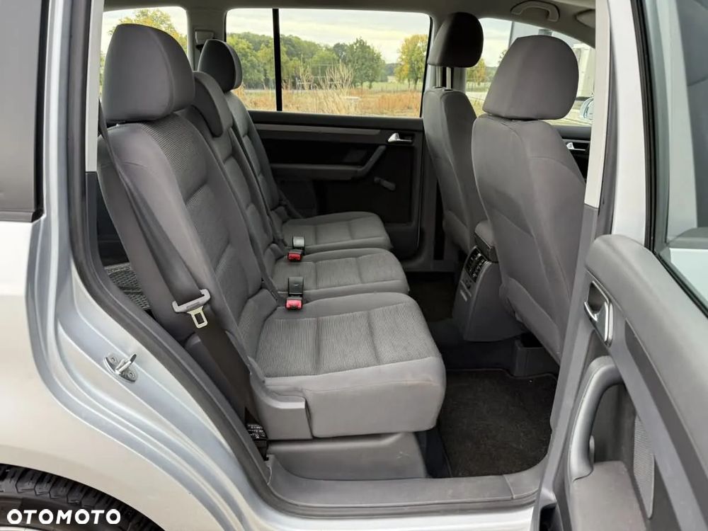 Volkswagen Touran 1.9 TDI DPF Conceptline - 17