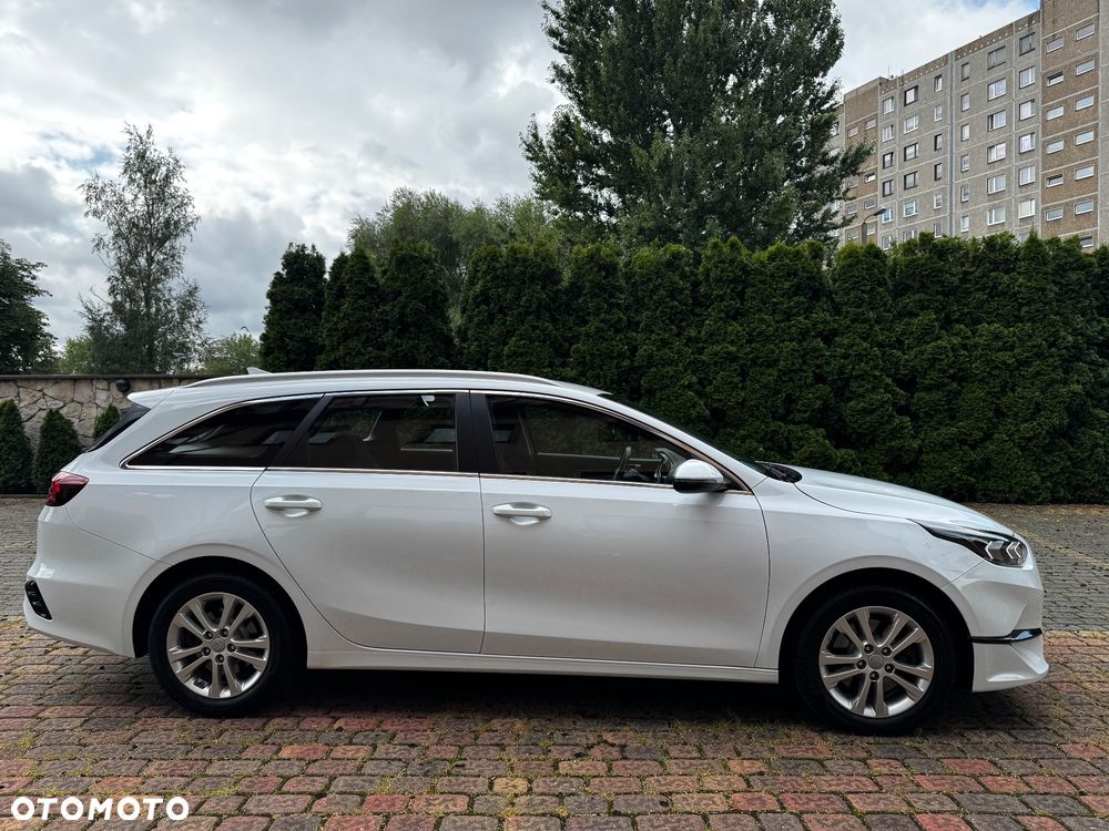 Kia Ceed 1.6 CRDi mHEV L DCT - 32