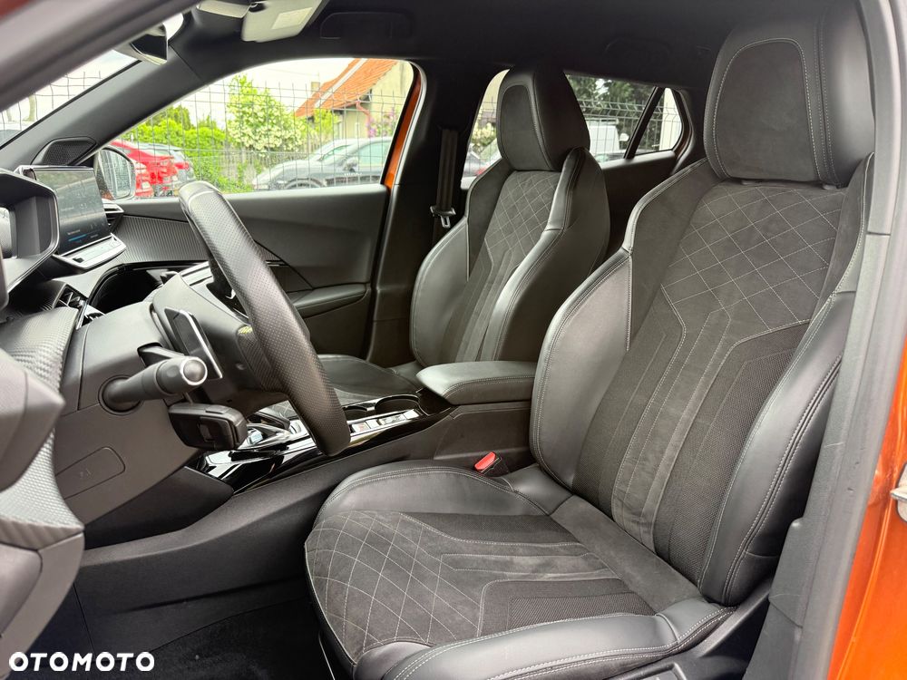 Peugeot 2008 PureTech 155 EAT8 GT - 8