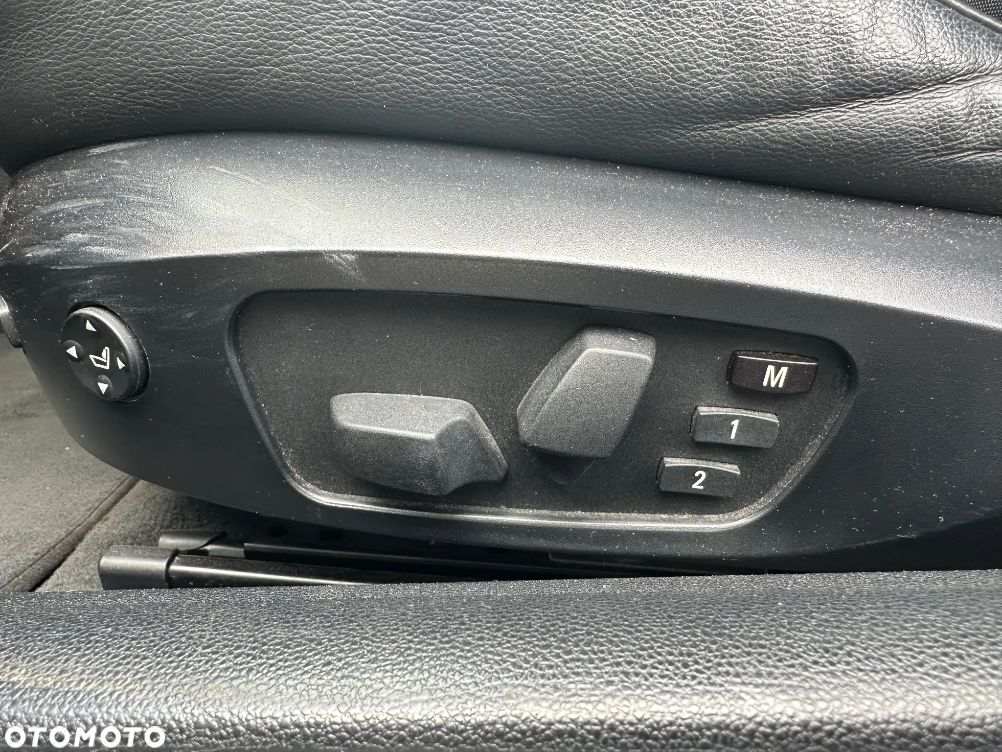 BMW Seria 3 320i Coupe - 32