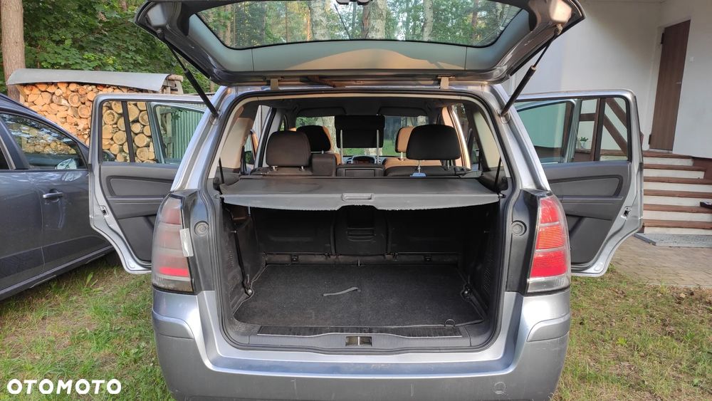 Opel Zafira 1.9 CDTI - 12
