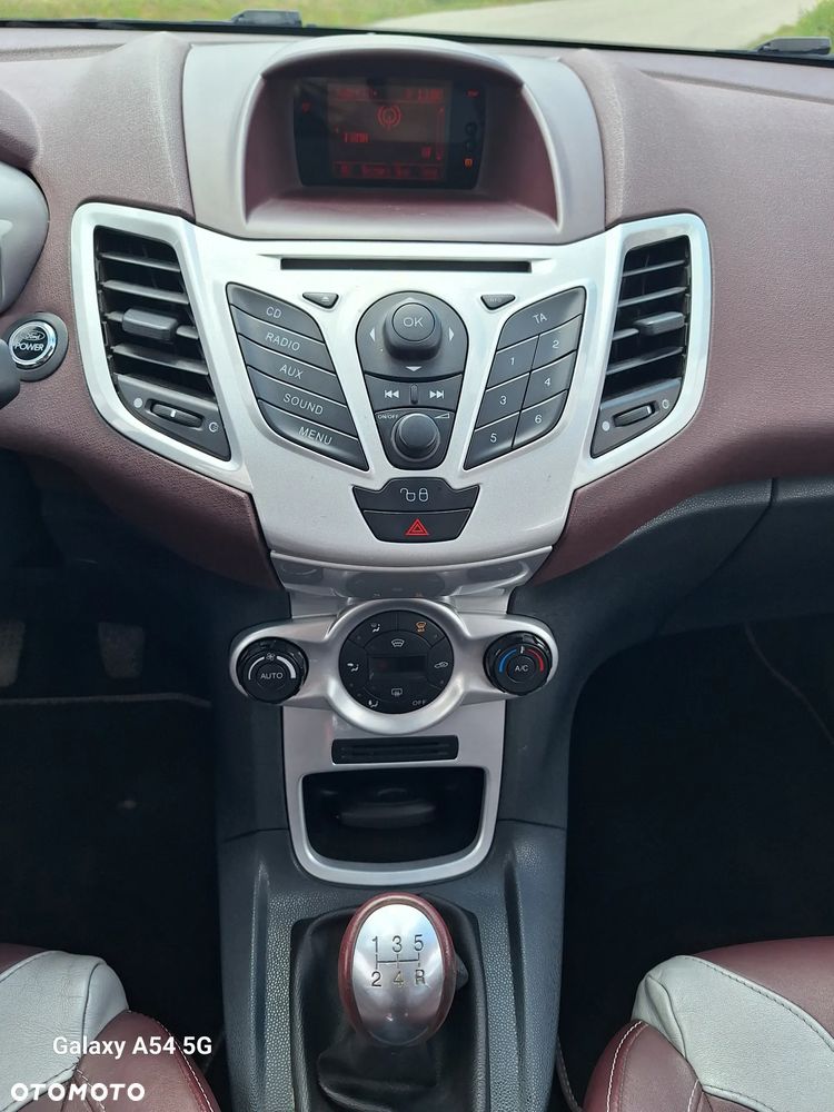Ford Fiesta 1.25 Titanium - 31