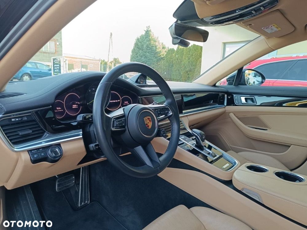 Porsche Panamera - 17