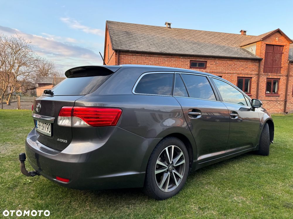 Toyota Avensis 2.0 D-4D - 5