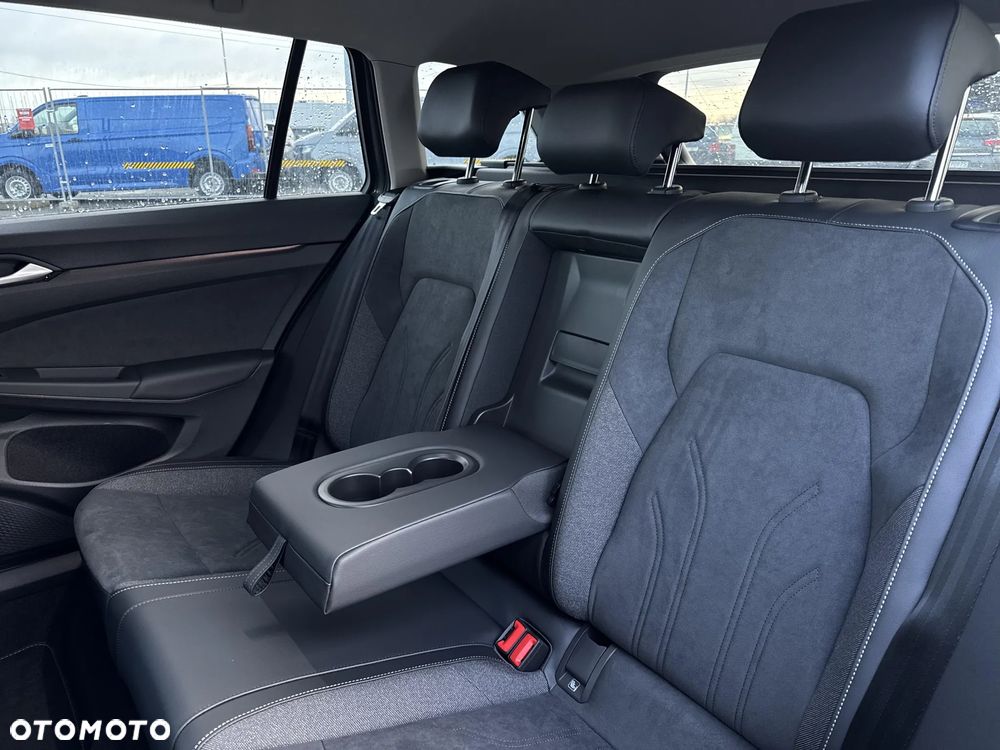 Volkswagen Golf 1.5 eTSI OPF DSG Life - 17