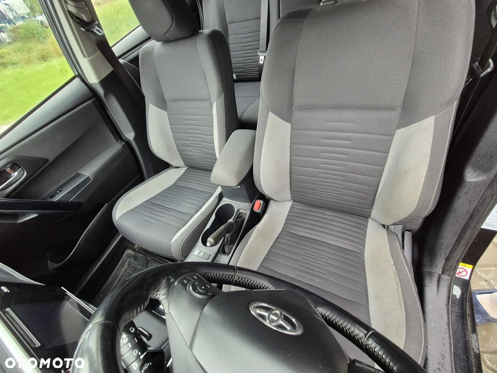 Toyota Auris 1.6 D-4D Dynamic - 33
