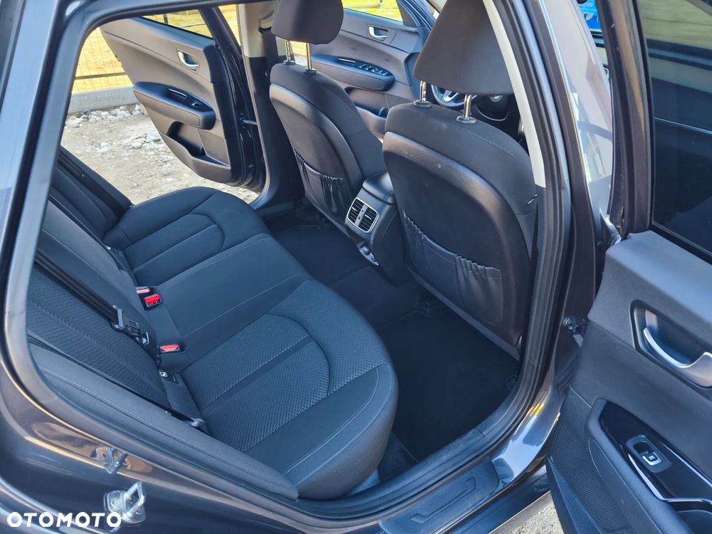 Kia Optima 2.0 L - 13