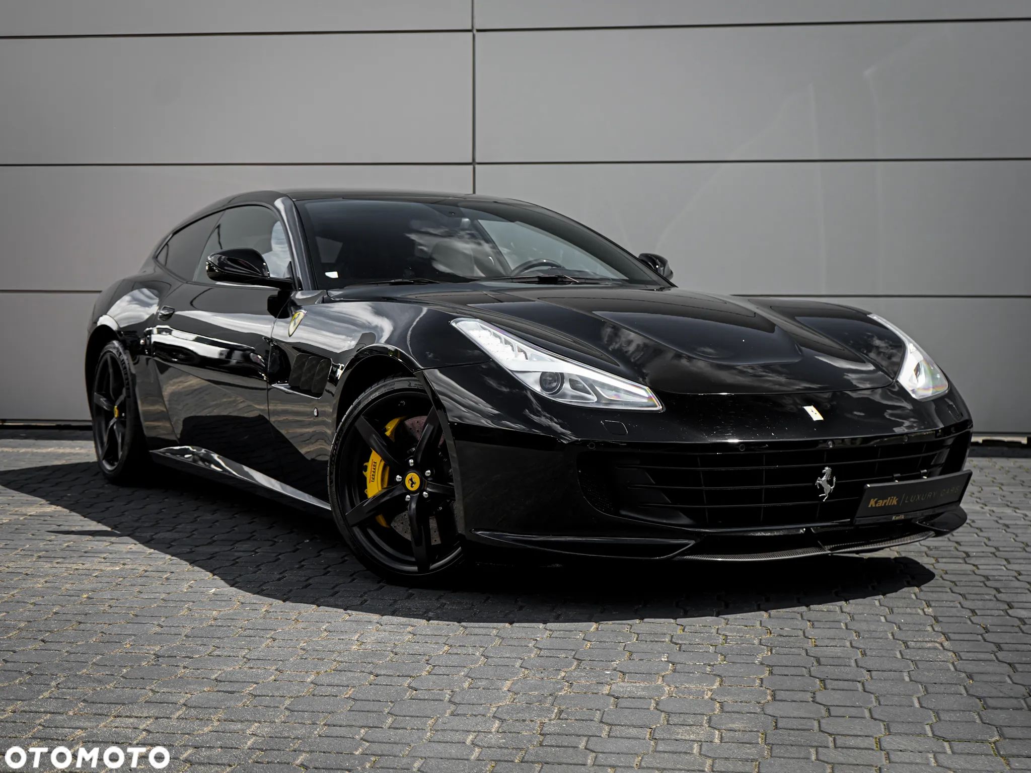Ferrari GTC4Lusso - 1