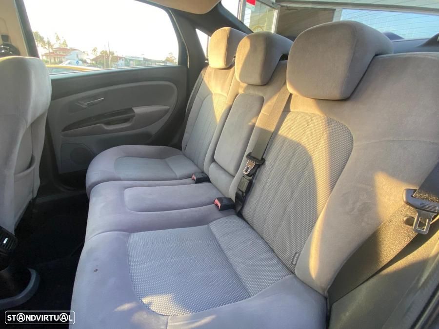 Fiat Linea 1.3 M-Jet Emotion - 10