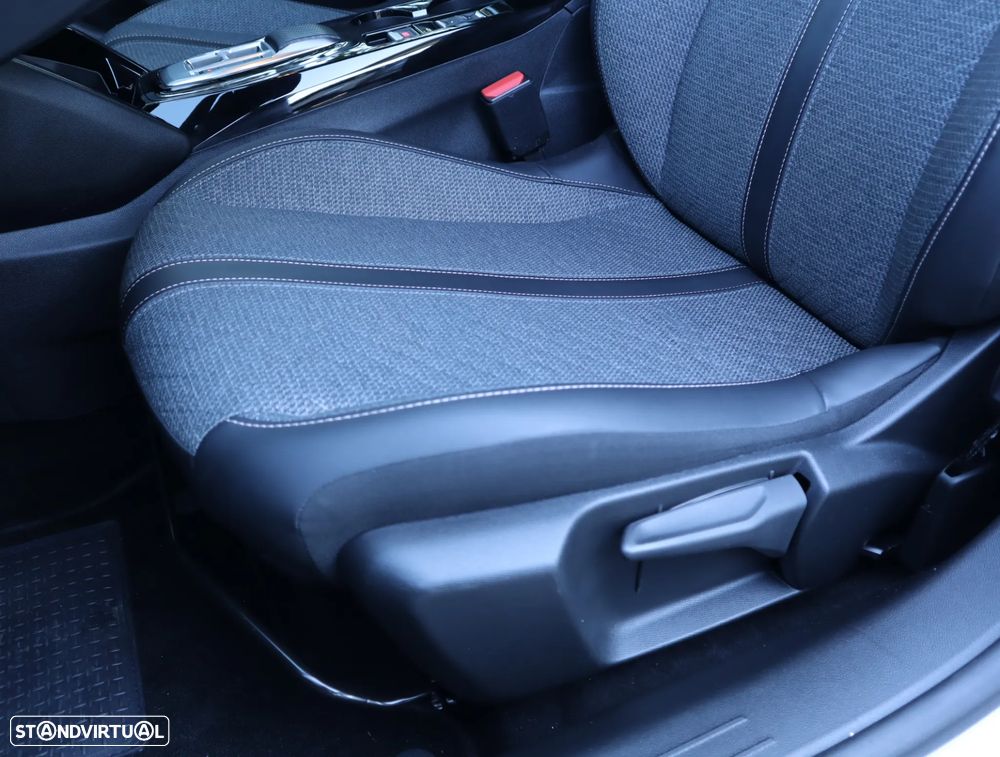 Peugeot 208 1.2 Hybrid Allure e-DCS6 - 26