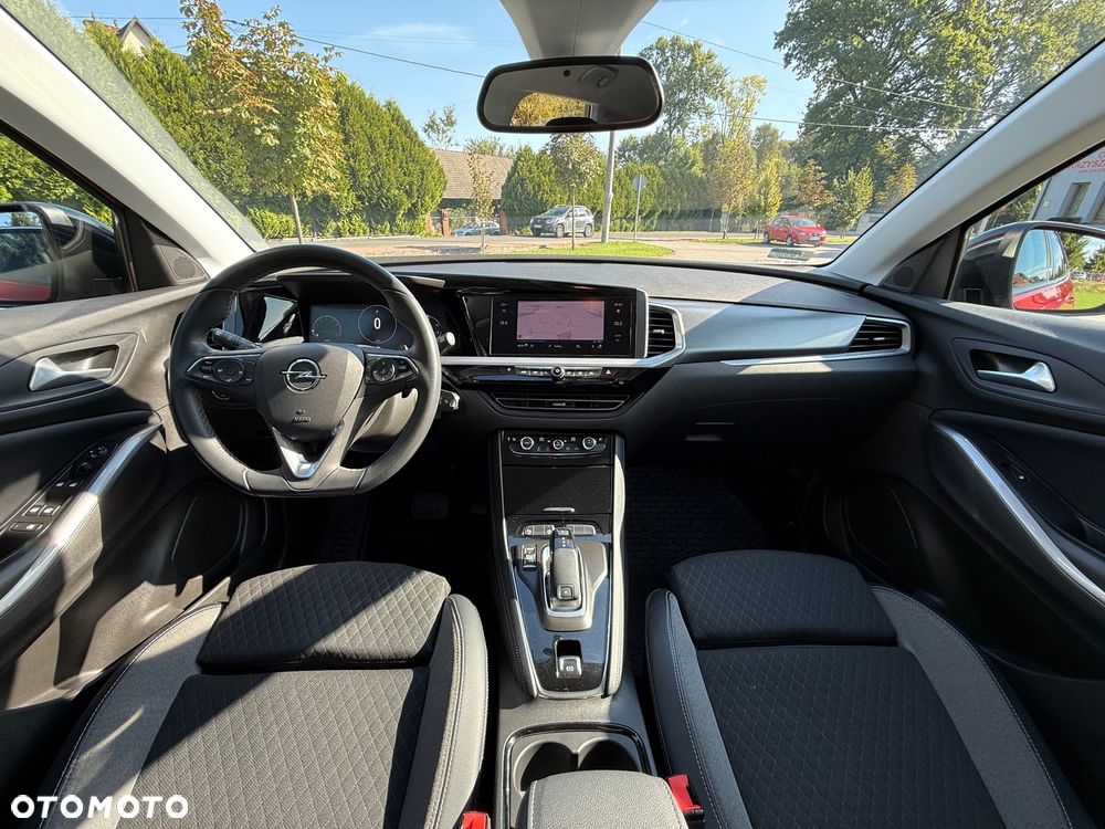 Opel Grandland X 1.2 T GPF Design&Tech S&S - 18