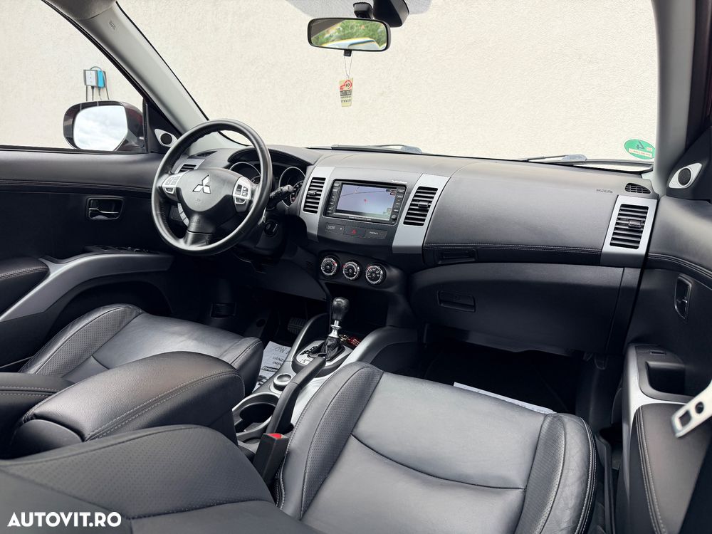 Mitsubishi Outlander 2.2 DI-D 4WD TC-SST Intense - 25
