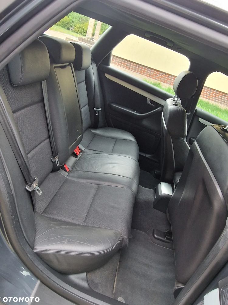 Audi A4 Avant 2.0 T FSI quattro - 14