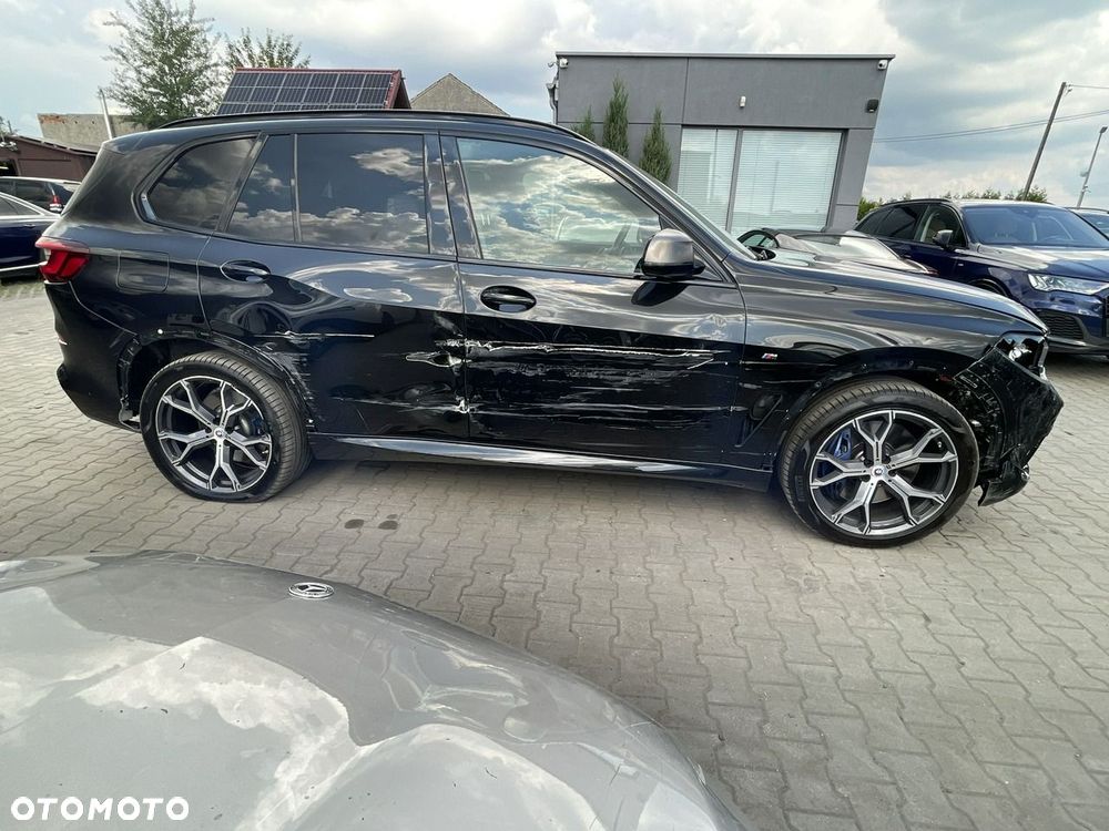 BMW X5 M M50i - 4