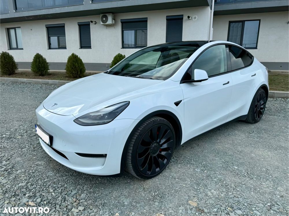 Tesla Model Y AWD Performance - 1