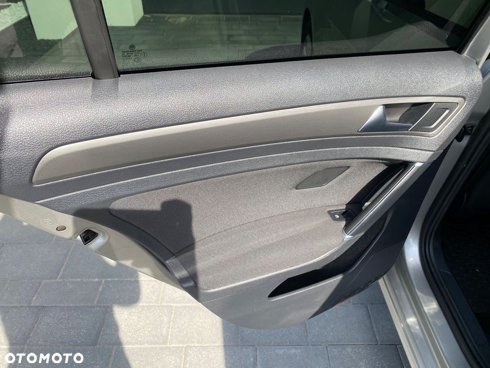 Volkswagen Golf - 12