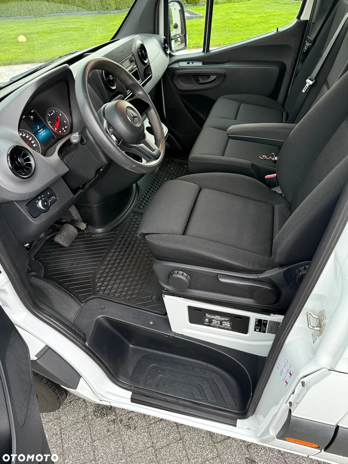 Mercedes-Benz L2H2 SALON PL. 84 tys. km! Stan idealny! - 13