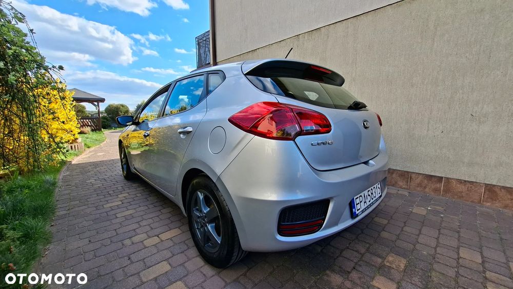 Kia Ceed 1.4 CVVT Attract - 3