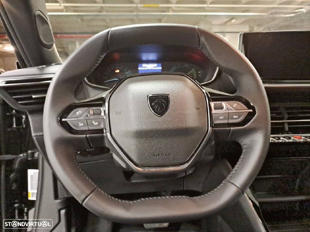 Peugeot 2008 - 12