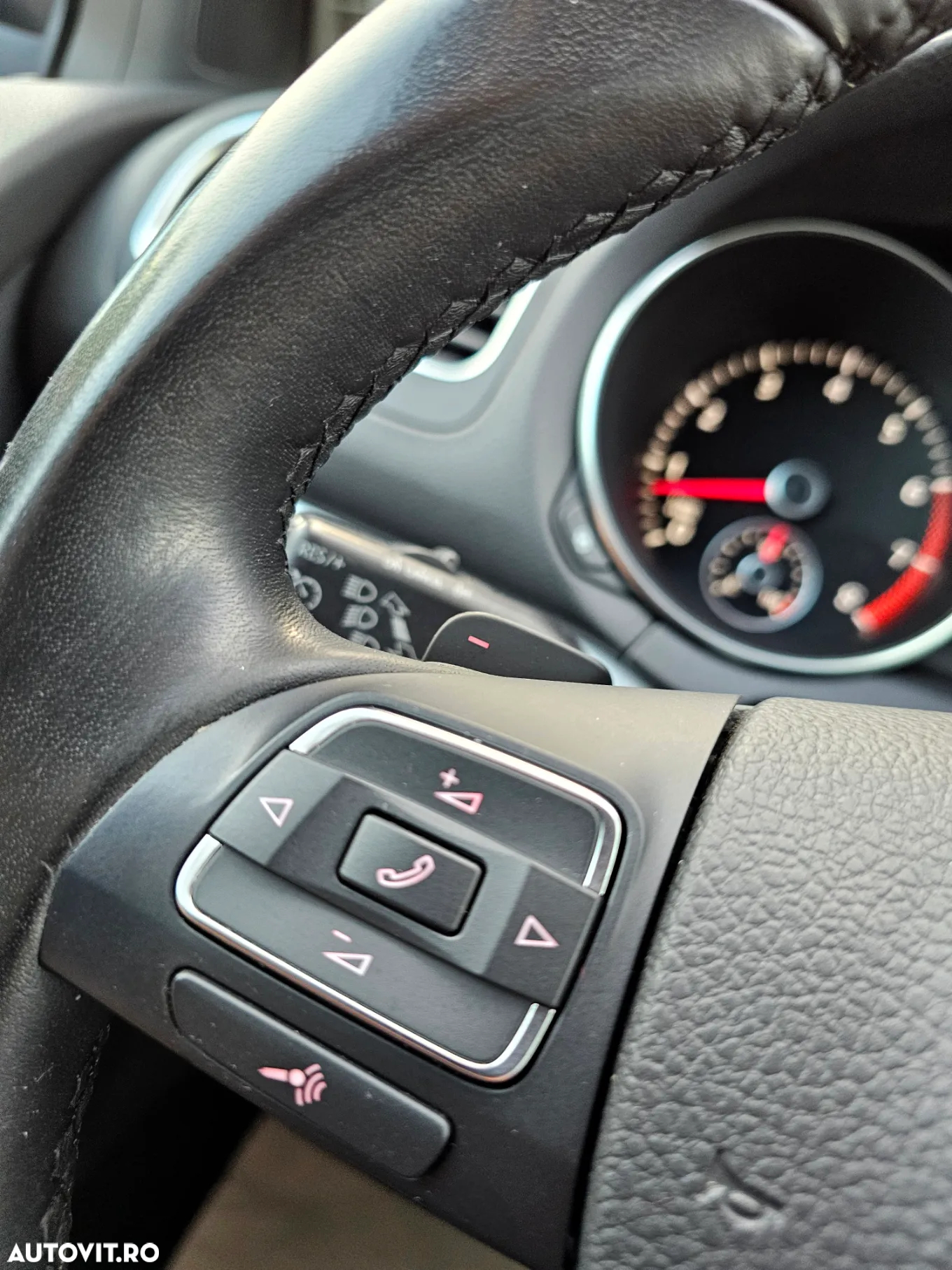 Volkswagen Golf 1.4 TSI DSG Highline - 23