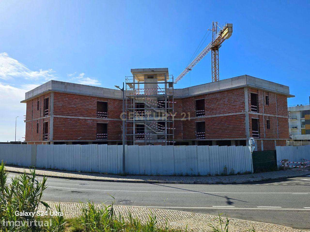 Magnífico apartamento T2+1 de luxo em fase de construção na Meia Praia - Grande imagem: 2/7
