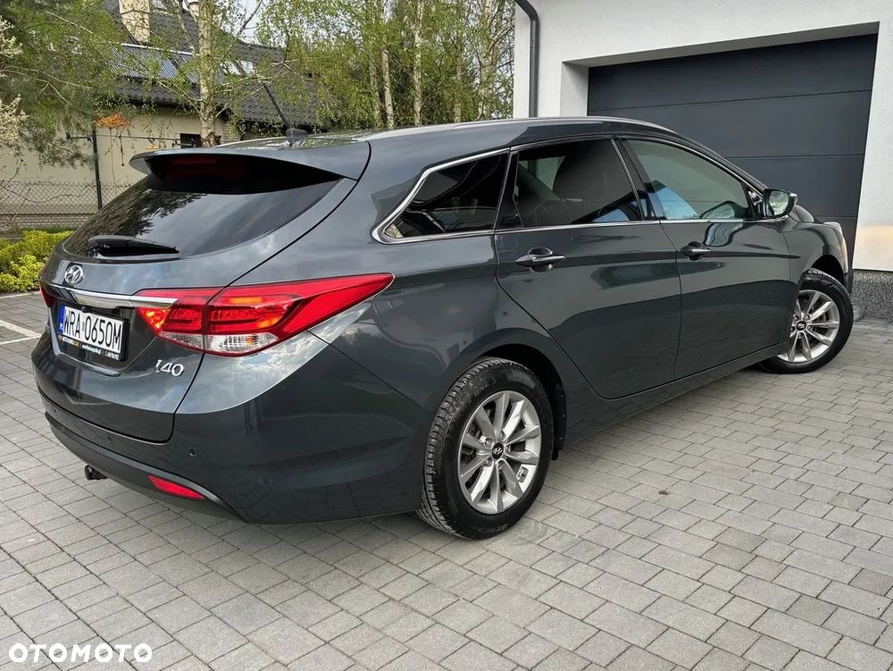 Hyundai i40 Kombi blue 1.6 Family+ - 18