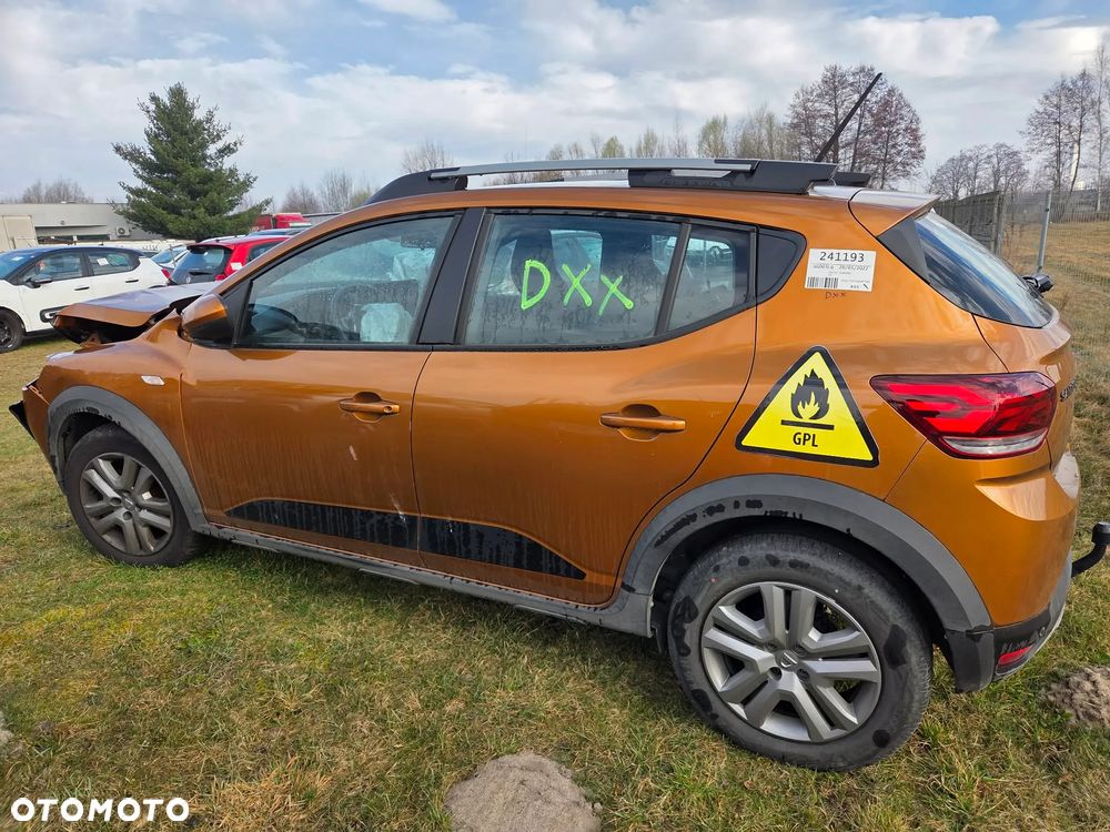 Dacia Sandero Stepway TCe 100 Celebration - 13
