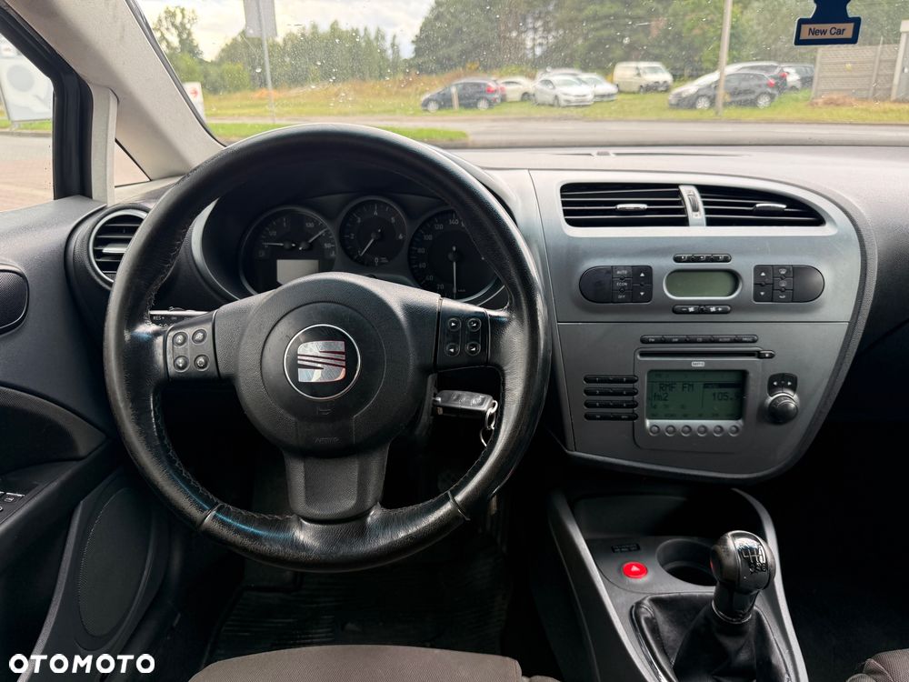 Seat Leon 2.0 TDI DPF Style - 25