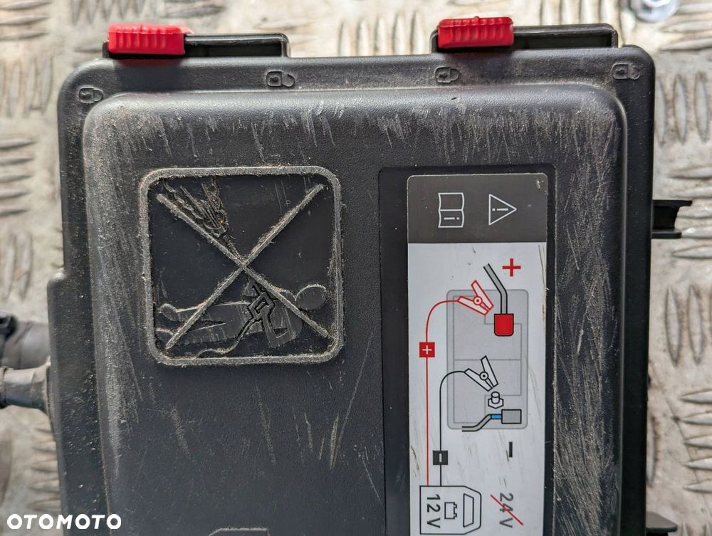 Citroen C4 X C4X 2020-2025 1.2 PureTech Skrzynka bezpieczników - 10