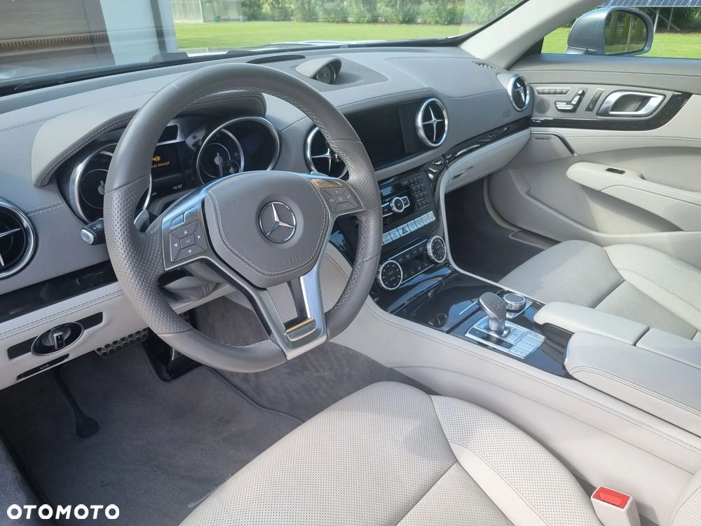 Mercedes-Benz SL 400 7G-TRONIC - 13