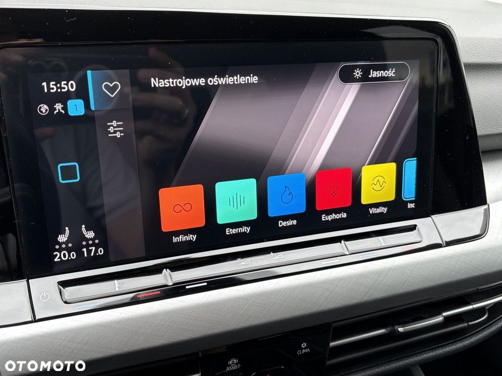Volkswagen Golf 1.5 eTSI Life DSG - 31