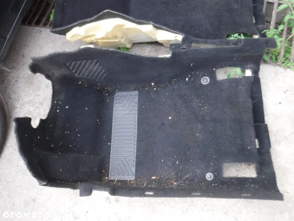 Mercedes CLA W117 dywan wykladzina lewa  EUROPA - 2