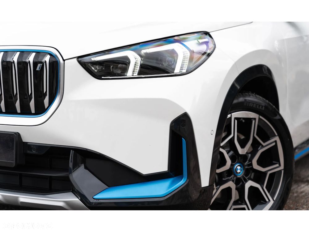 BMW iX1 xDrive30 66.5kWh xLine - 15