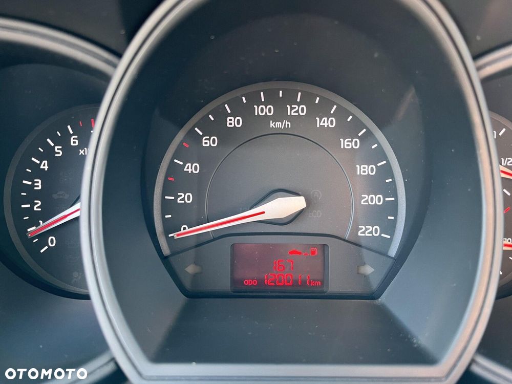 Kia Rio - 21